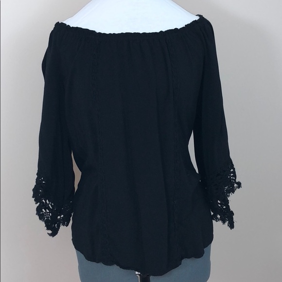 Melissa Paige Tops - Boat beck Blousy black top